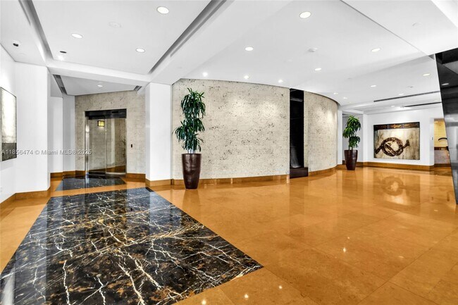 Building Photo - 801 Brickell Key Blvd