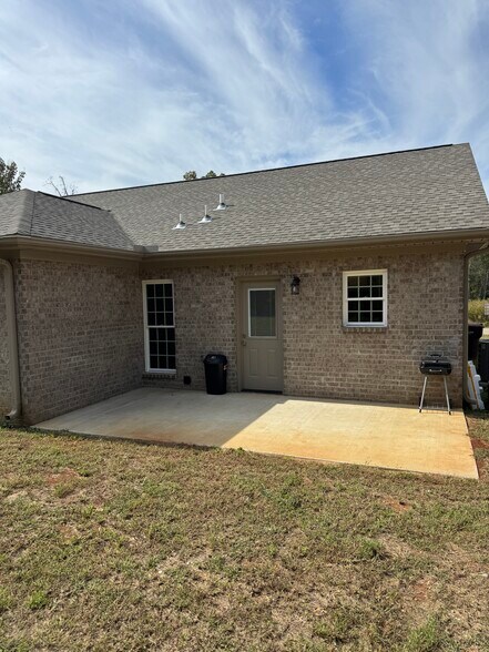 Building Photo - 16494 Blackburn Ln