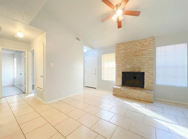 Building Photo - 12414 Deer Falls Dr