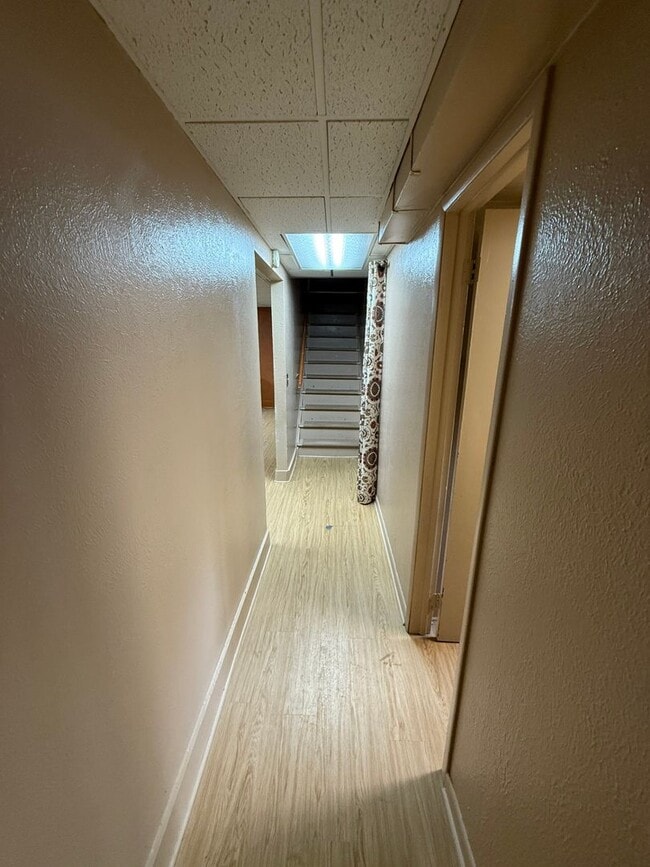 Building Photo - 4 Bedroom 2 Bathroom Home on Large Corner Lot with 2 Car Attached Garage In Great Neighborhood In...