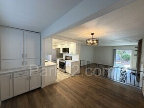 Building Photo - Newly Remodeled 3 Bedroom Duplex