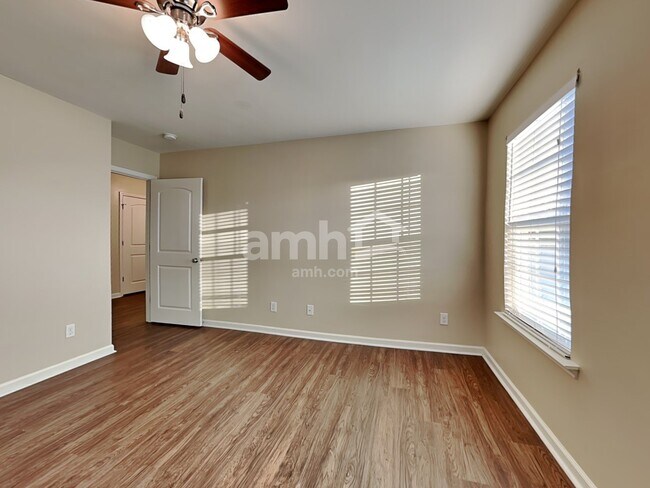 Building Photo - 298 Scarlett Ln