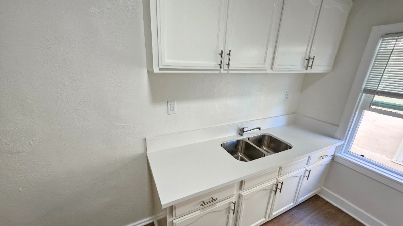 Building Photo - 427-431 Normandie Ave