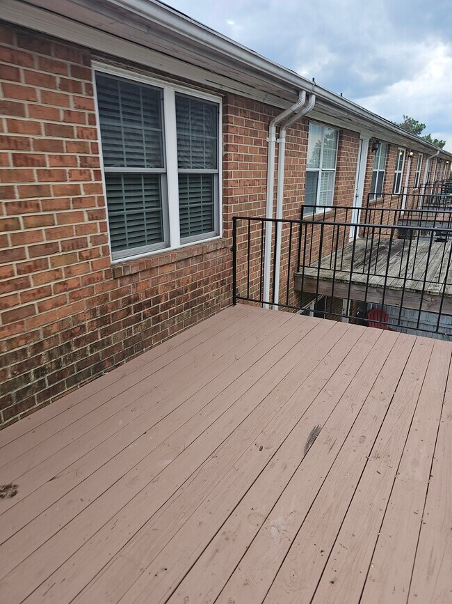 Building Photo - 2165 S Milledge Ave