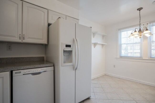 Building Photo - 7709 Ravine Dr