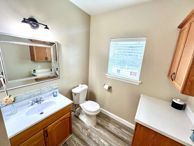 Building Photo - Beautifully Renovated 3 Bedroom Apartment on the 2nd Floor