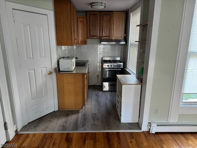 Building Photo - 12 Prospect St