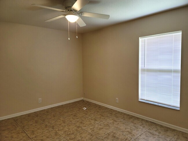 Building Photo - 3438 SW San Benito St
