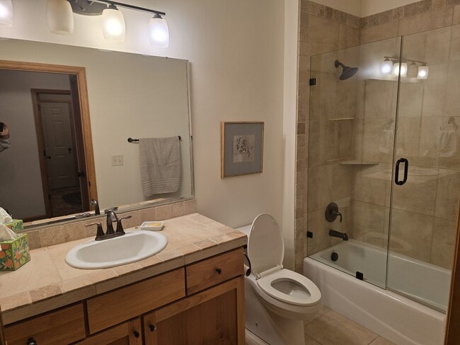 Building Photo - 3300 Graf St