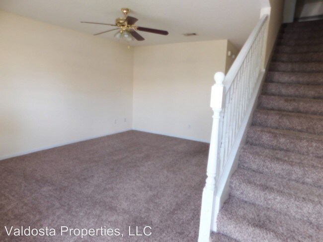 Building Photo - 1533 Woodard St