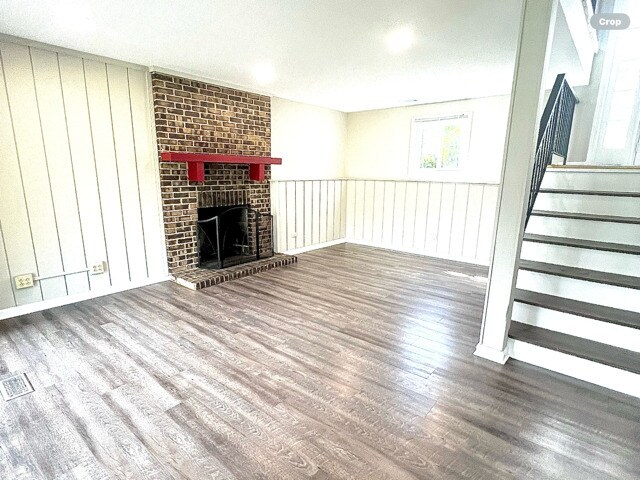 Building Photo - 136 Lilac Ln