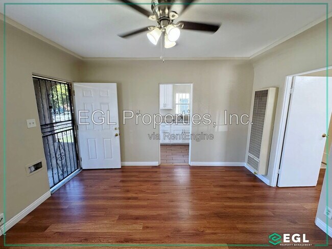 Building Photo - 648 W 91st St