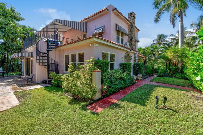 Building Photo - 194 Almeria Rd