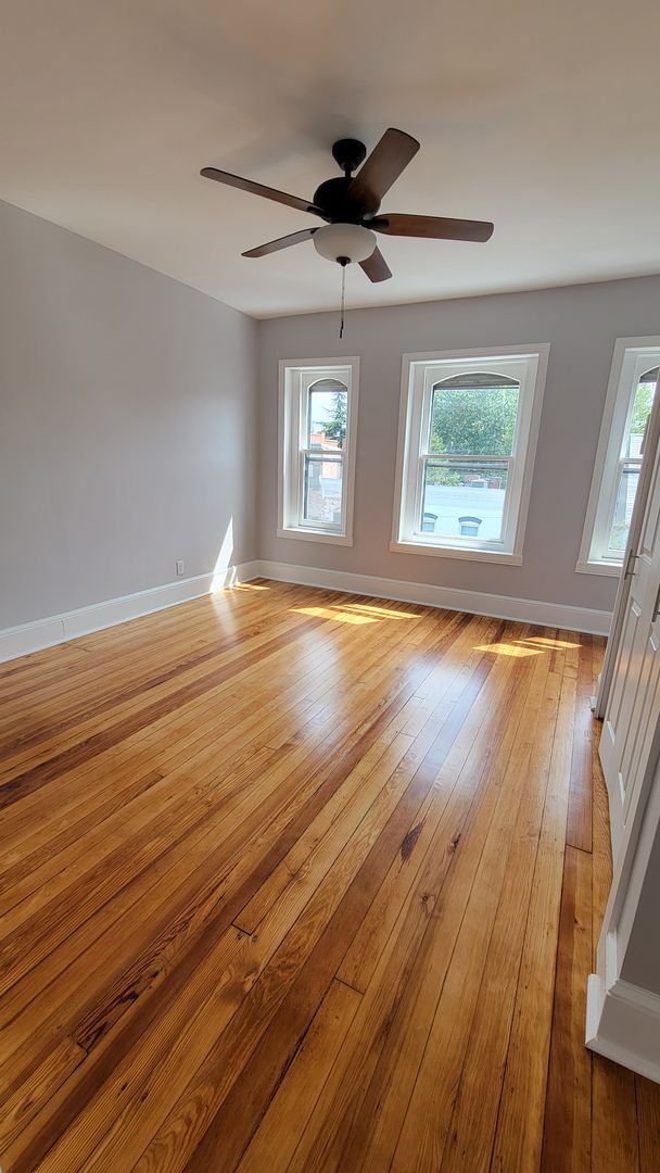 Building Photo - Beautiful Downtown Apartment for Rent!