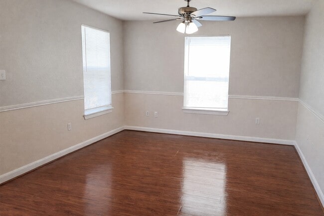 Building Photo - 134 S Bend Ct