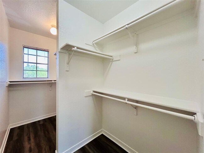 Building Photo - 8511 Apple Carrie Cove