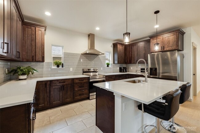 Building Photo - Brand new 4bed 2.5bath Home.