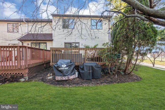 Building Photo - 2 Leicester Ln