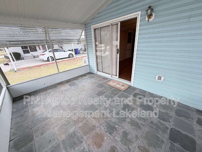 Building Photo - 1504 Valiant Dr