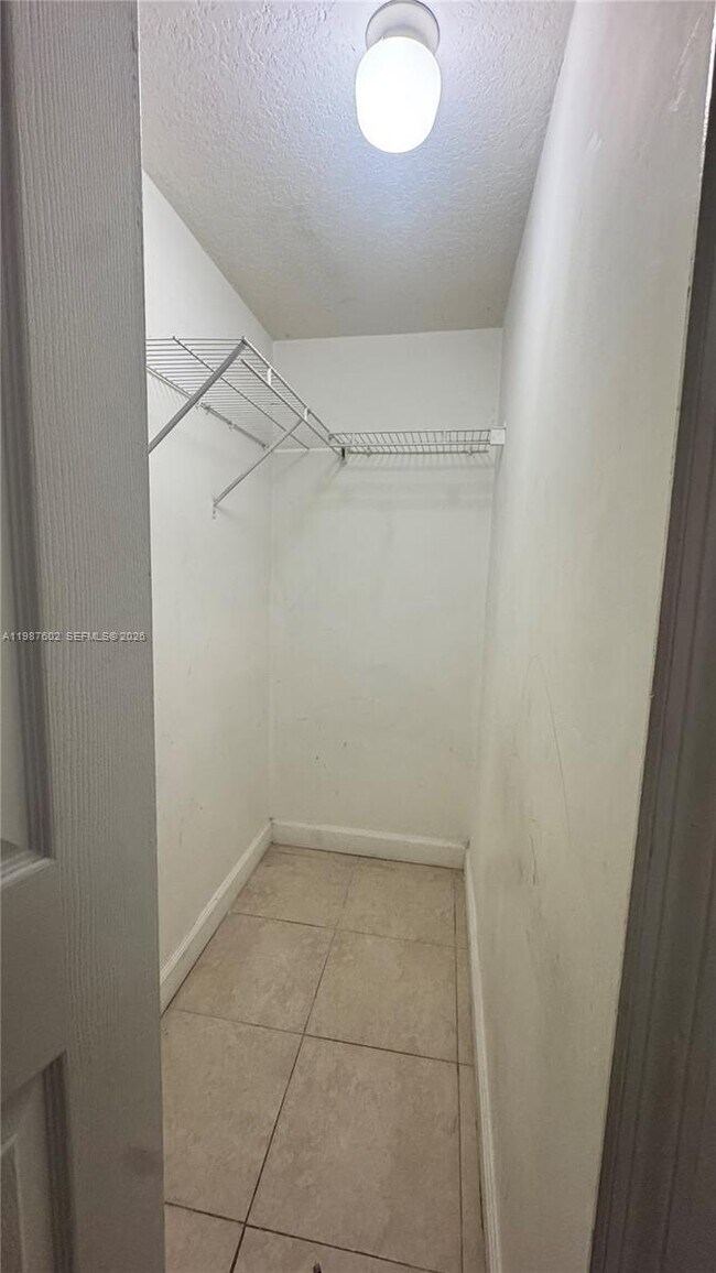 Building Photo - 1260 SE 31st Ct