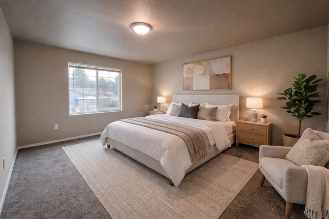 Building Photo - 3 Bedroom Duplex Near Downtown Available!