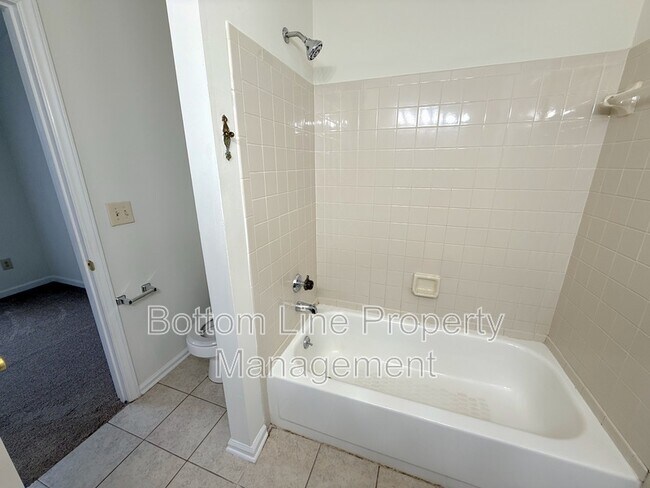 Building Photo - 6330 Windsor Gate Ln