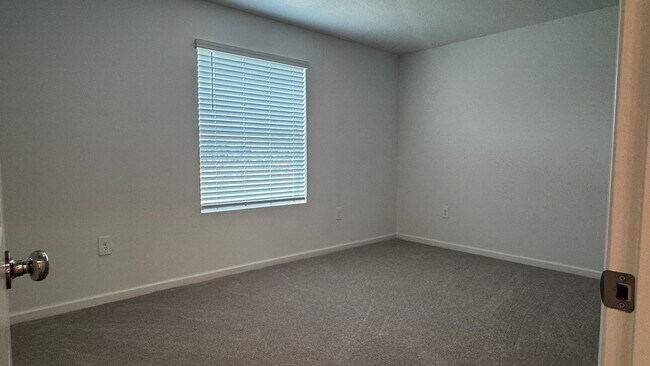 Building Photo - Charming Modern Townhome in Marion Ranch – Prime Ocala Location, Internet, Trash & Lawn Care Incl...