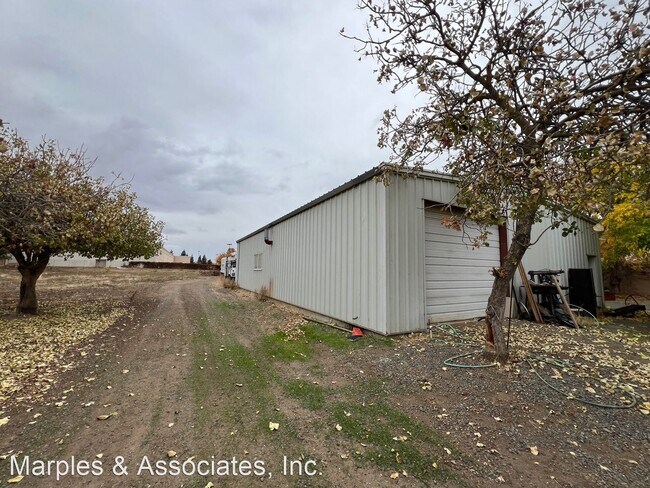 Building Photo - 3 br, 2 bath House - 2721 Empire Ave