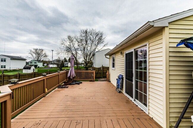 Building Photo - 7934 Davis Rd N