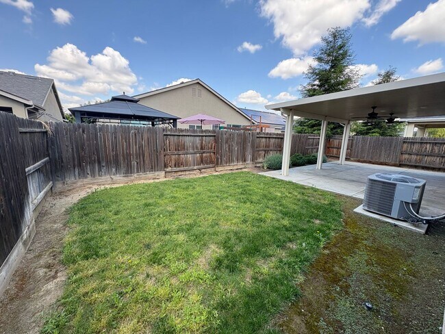 Building Photo - SE Visalia home coming soon!