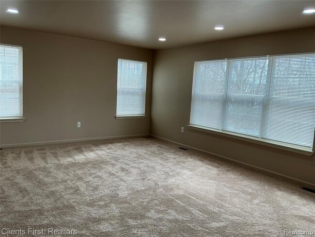 Building Photo - 48161 Nottinghill Ln