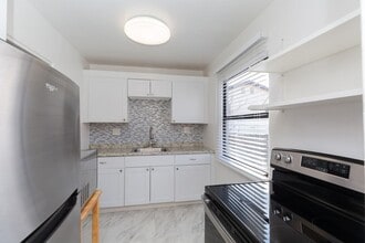 Building Photo - 1 bed, 1 bath - Point Loma