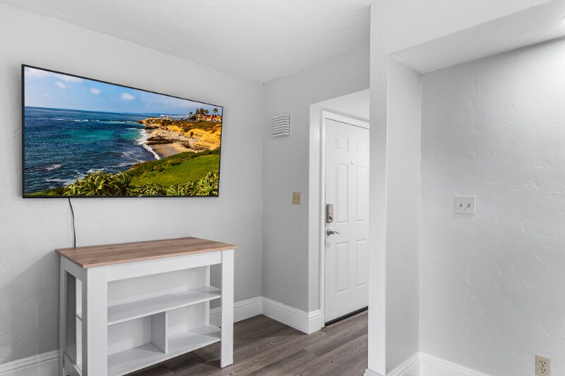 Building Photo - 5062 Sherwood Ln