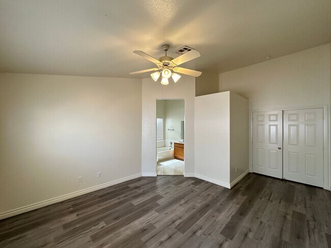 Building Photo - APACHE TRAILS