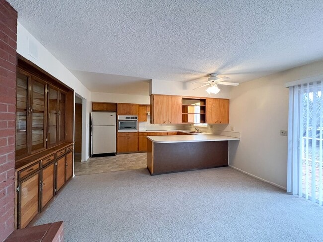 Building Photo - 3 Bedroom, 2 Bath - Home in Moyina Heights