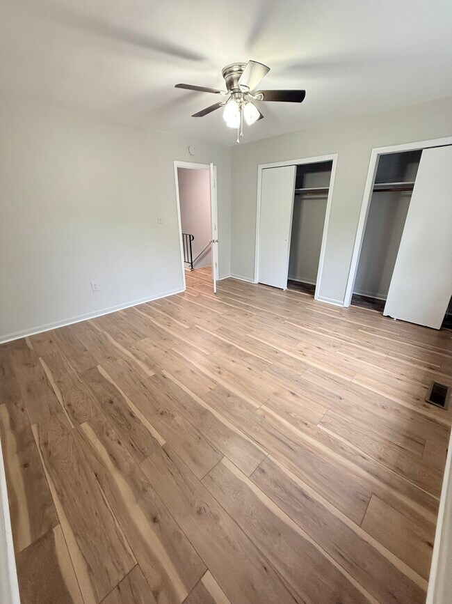 Building Photo - 5326 Carolyn Cir