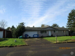 Building Photo - THREE BEDROOM WITH GARAGE IN EAST COUNTY