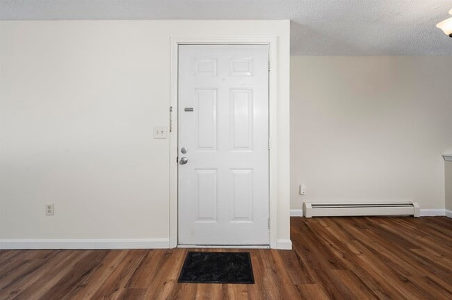Building Photo - 50 Brookside Dr