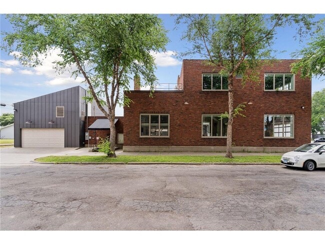 Building Photo - 1290 Snelling Ave N