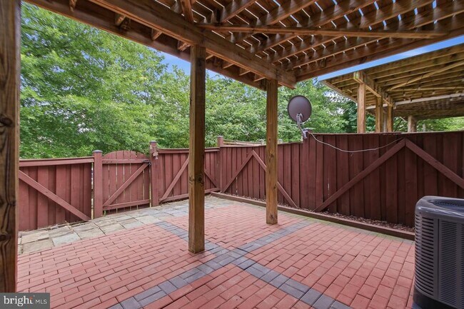 Building Photo - 8108 Dove Cottage Ct
