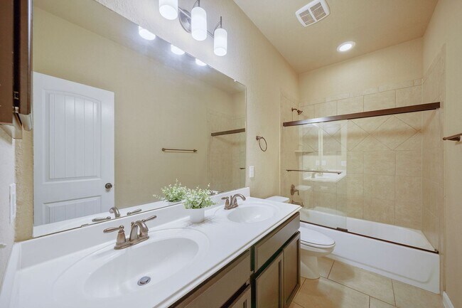 Building Photo - Executive-Style Home Now Available in Alam...