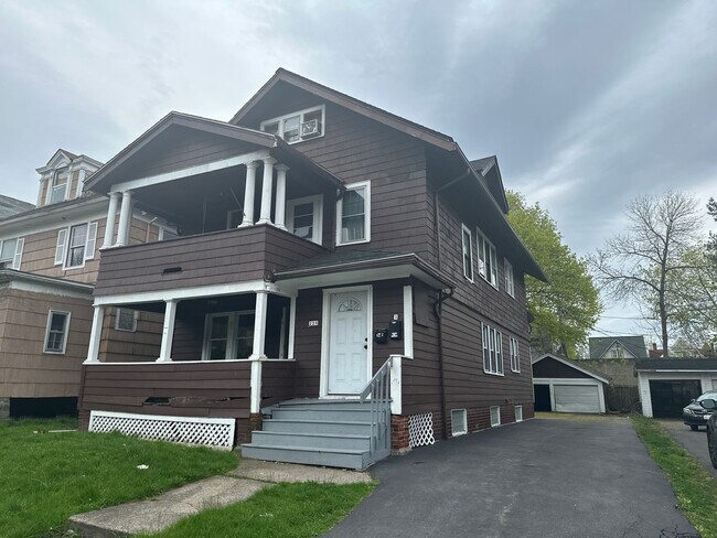 Building Photo - 229-231 Selye Ter