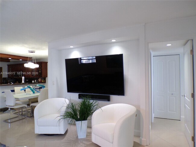 Building Photo - 6450 Collins Ave