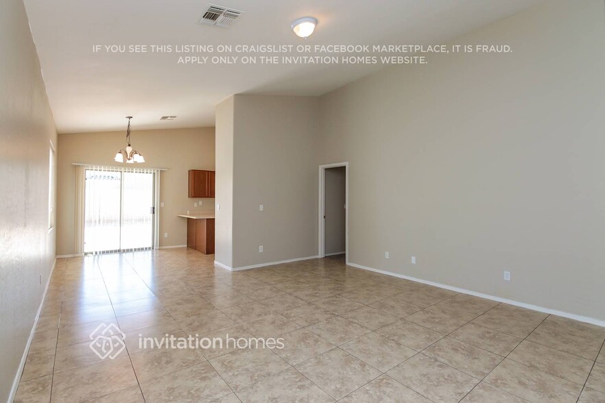 Building Photo - 5617 W Ellis Dr