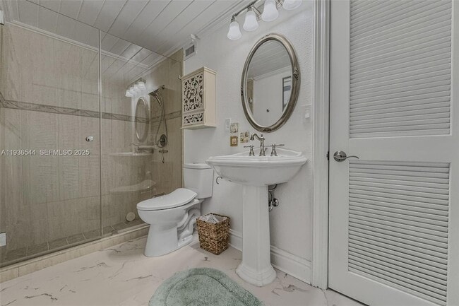 Building Photo - 16 North Dr