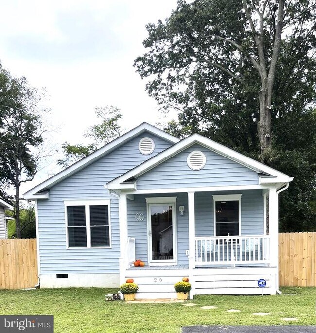 Primary Photo - 216 5th St