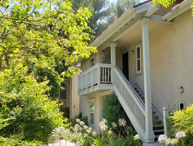 Building Photo - 7131 N Farralone Ave