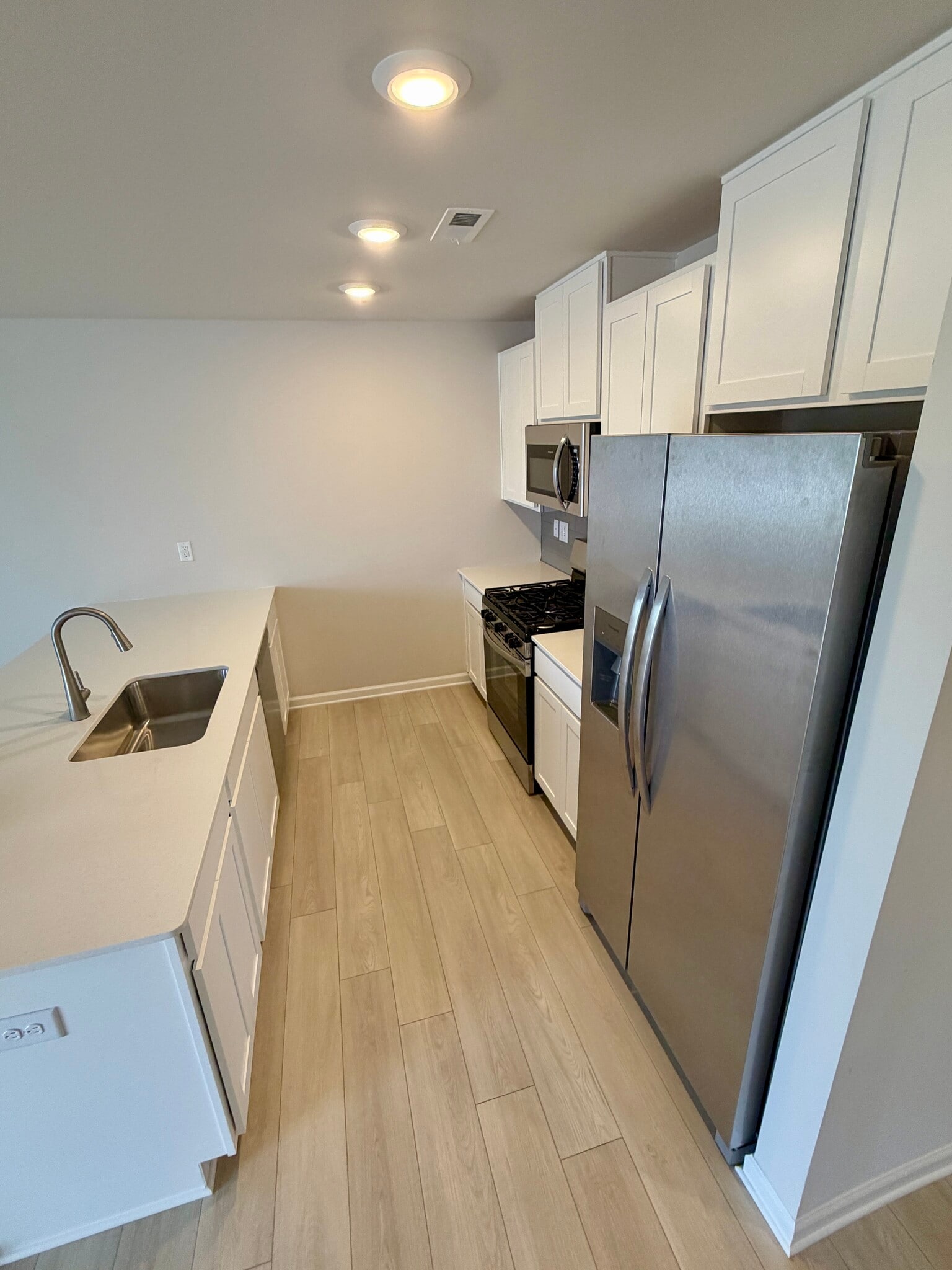 Building Photo - 401 Mopar Ln