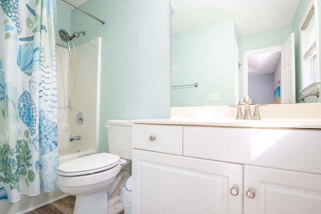 Building Photo - HOT TUB ANYONE?  THIS OFF-SEASON RENTAL IS AVAILABLE NOV-FEB '27