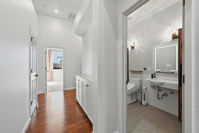 Building Photo - Contemporary Single Level North Napa Home